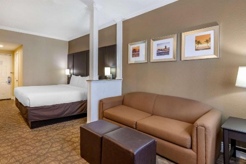 Comfort Inn & Suites Huntington Beach - image 21