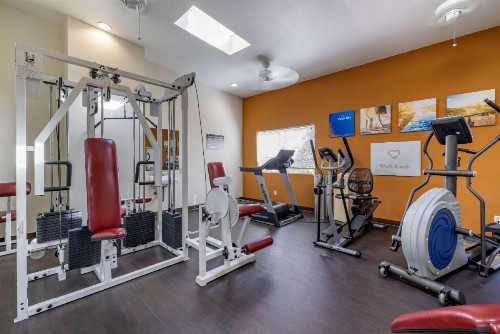 Comfort Inn & Suites Huntington Beach - image 29