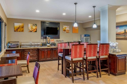 Comfort Inn & Suites Huntington Beach - image 33