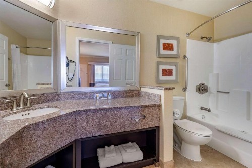 Comfort Inn & Suites Huntington Beach - image 40