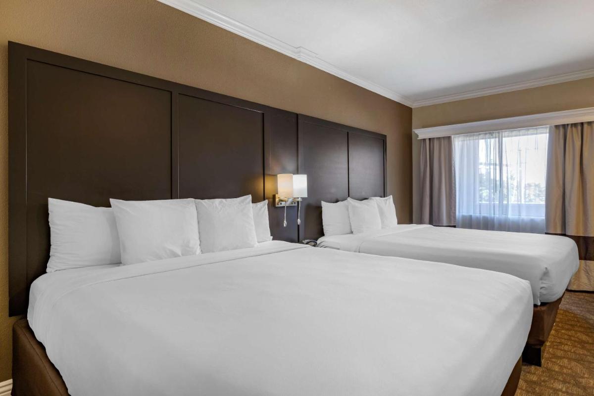 Comfort Inn & Suites Huntington Beach - image 6
