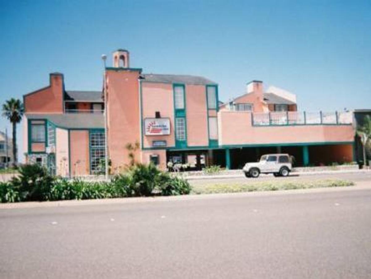 Ocean Surf Inn & Suites - main image