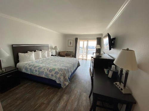 Ocean Surf Inn & Suites - image 6