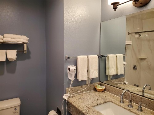 Ocean Surf Inn & Suites - image 8