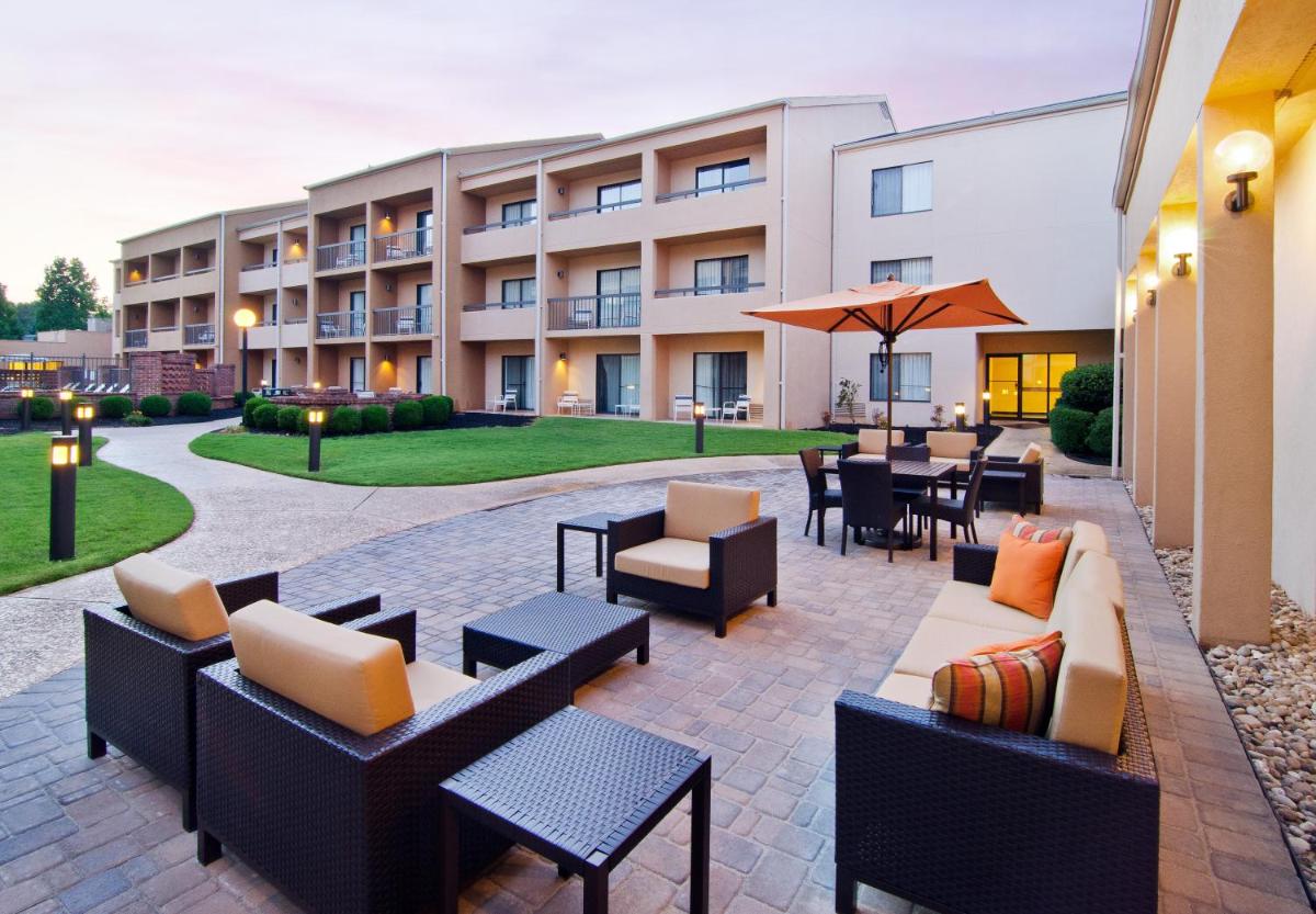 Courtyard by Marriott Huntsville University Drive - image 2