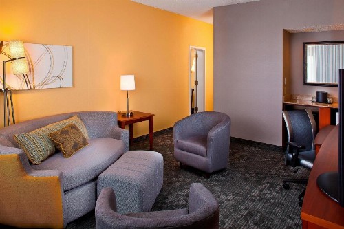Courtyard by Marriott Huntsville University Drive - image 21