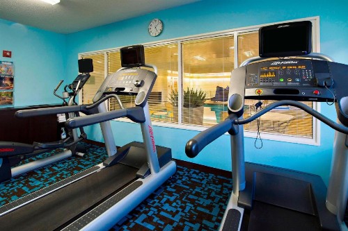 Fairfield Inn Huntsville - image 17