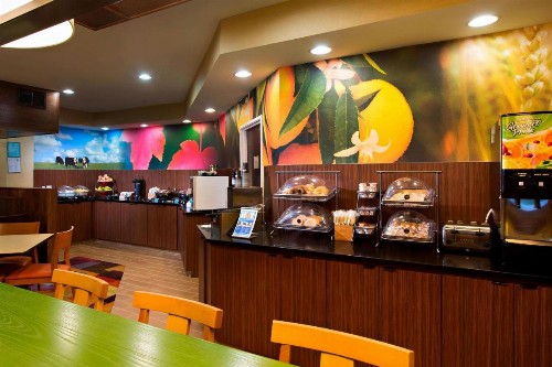 Fairfield Inn Huntsville - image 19