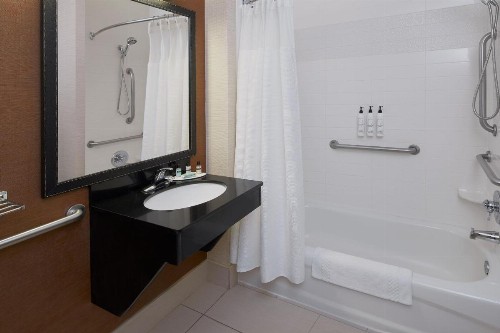 Fairfield Inn Huntsville - image 9