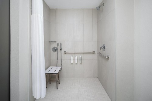 Embassy Suites Huntsville - image 3
