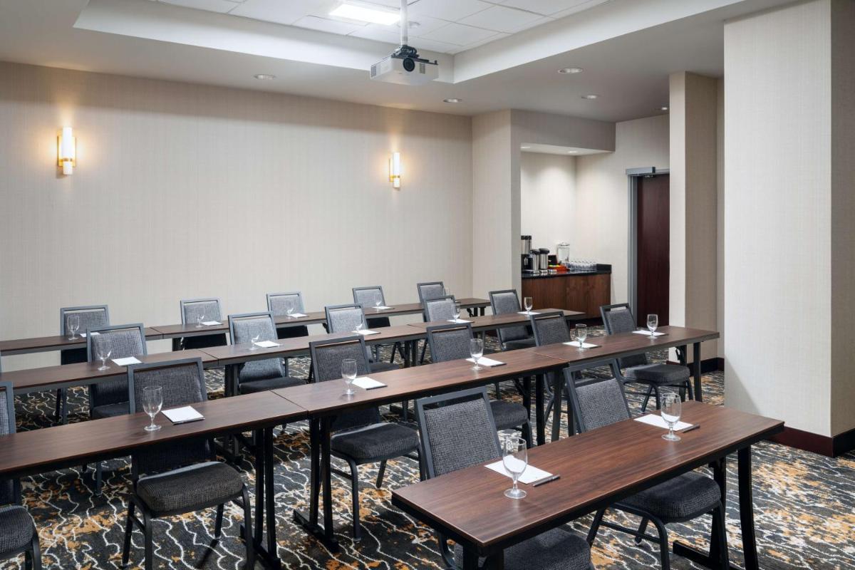 Embassy Suites Huntsville - image 4
