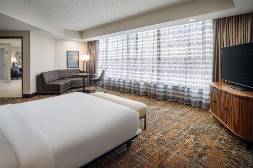 Embassy Suites Huntsville - image 9