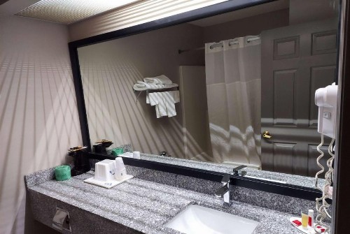Days Inn & Suites by Wyndham Huntsville - image 16