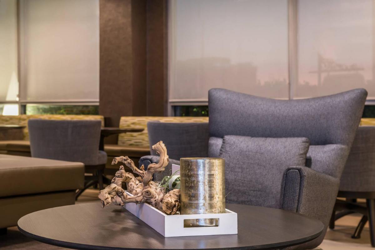 SpringHill Suites by Marriott Huntsville Downtown - image 3