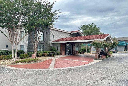 La Quinta Inn by Wyndham Huntsville Research Park - image 10