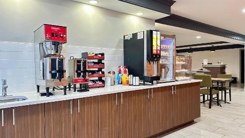 La Quinta Inn by Wyndham Huntsville Research Park - image 14