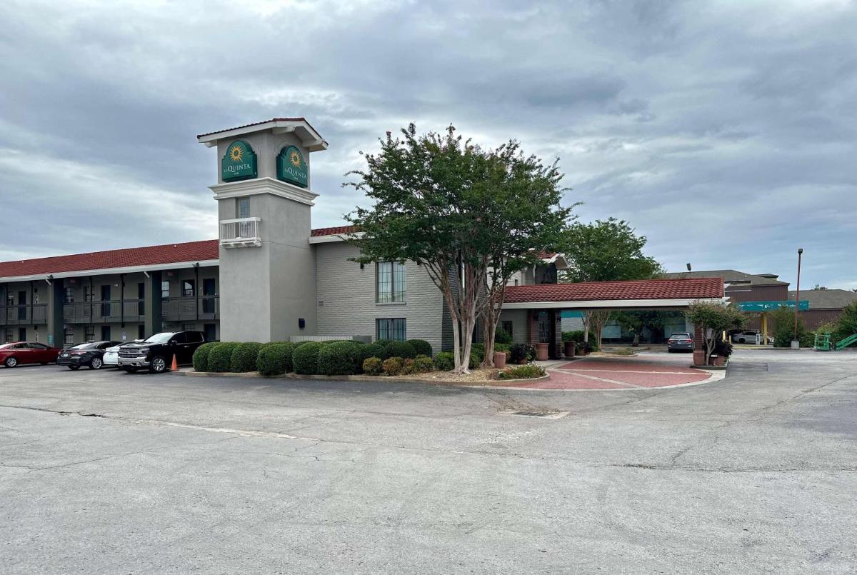 La Quinta Inn by Wyndham Huntsville Research Park - image 6