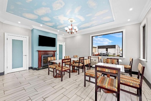 Grand Palace Inn - image 10