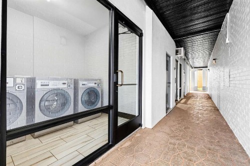 Grand Palace Inn - image 13