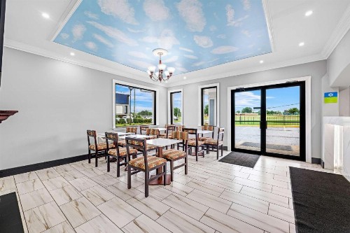 Grand Palace Inn - image 5