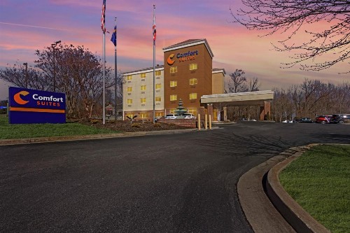 Comfort Suites Huntsville Research Park Area - image 1
