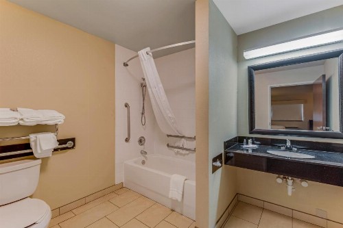 Comfort Suites Huntsville Research Park Area - image 36