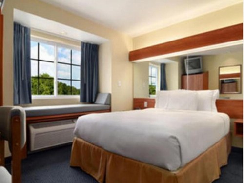 Microtel Inn & Suites Huntsville - image 15