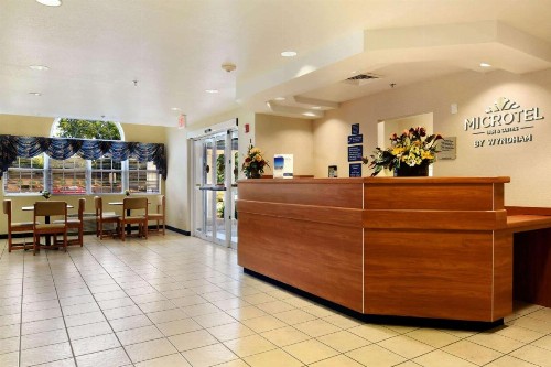 Microtel Inn & Suites Huntsville - image 2