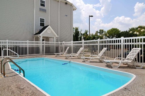 Microtel Inn & Suites Huntsville - image 3