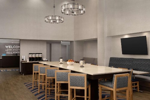 Hampton Inn & Suites Huntsville Research Park Area - image 19