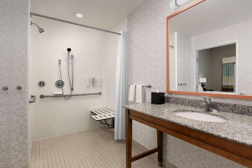 Hampton Inn & Suites Huntsville Research Park Area - image 27
