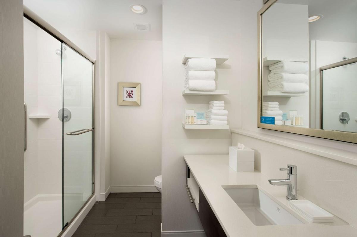 Hampton Inn Huntsville/Village of Providence AL - image 3