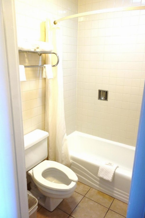 VIP Inn and Suites - image 10