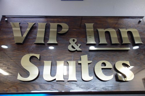 VIP Inn and Suites - image 16