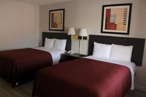 VIP Inn and Suites - image 21