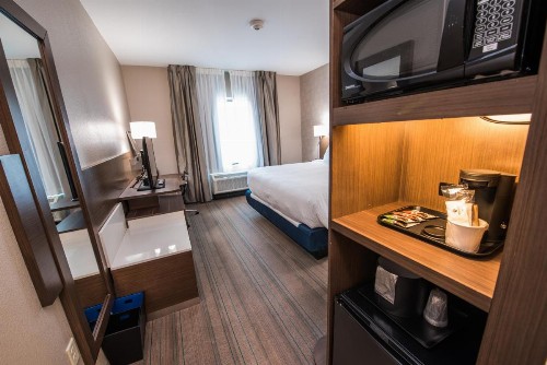 Fairfield Inn & Suites by Marriott Huntsville - image 12