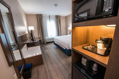 Fairfield Inn & Suites by Marriott Huntsville - image 15
