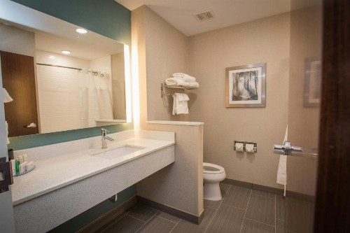 Fairfield Inn & Suites by Marriott Huntsville - image 16