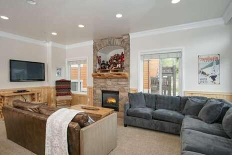Luxury 4 Bedroom Condo in Huntsville Utah near Pineview Reservoir - image 3