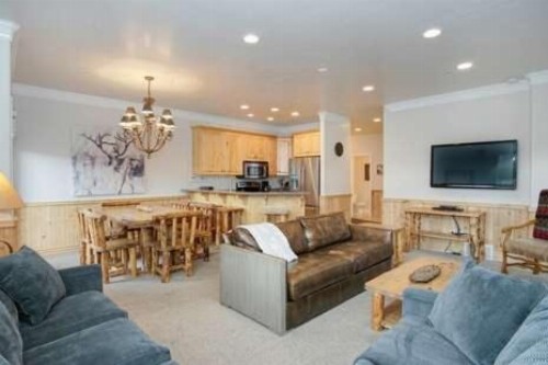 Luxury 4 Bedroom Condo in Huntsville Utah near Pineview Reservoir - image 5