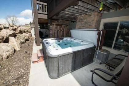 Spacious Ground Level 2 Bedroom Huntsville Utah Vacation Rental 29B