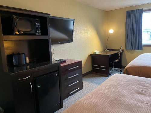 Clarion Inn - image 2