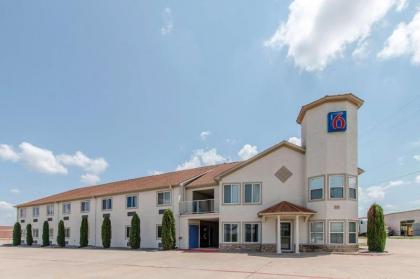 Motel 6 Hutchins Tx