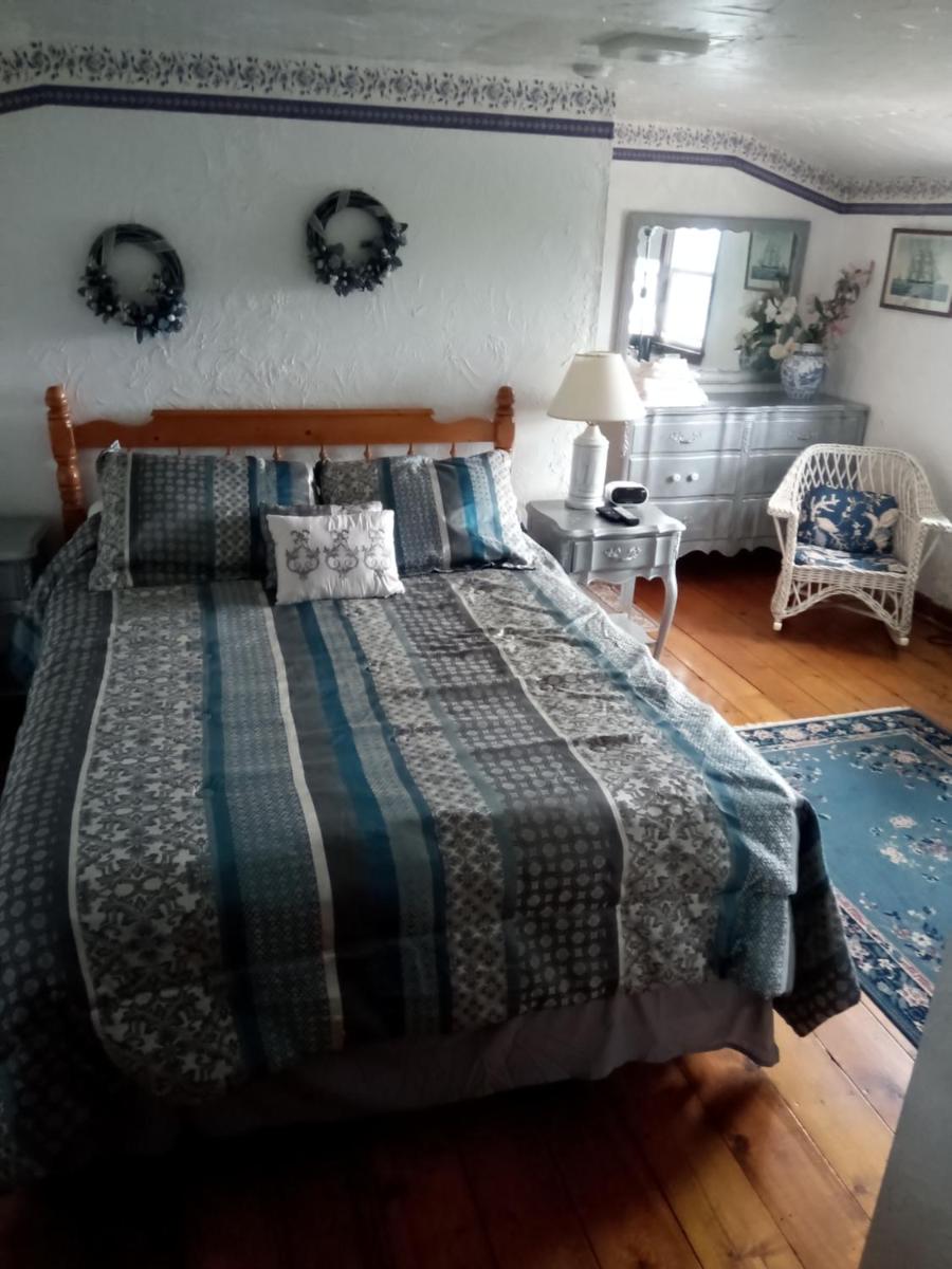 Sea Breeze Inn - image 5