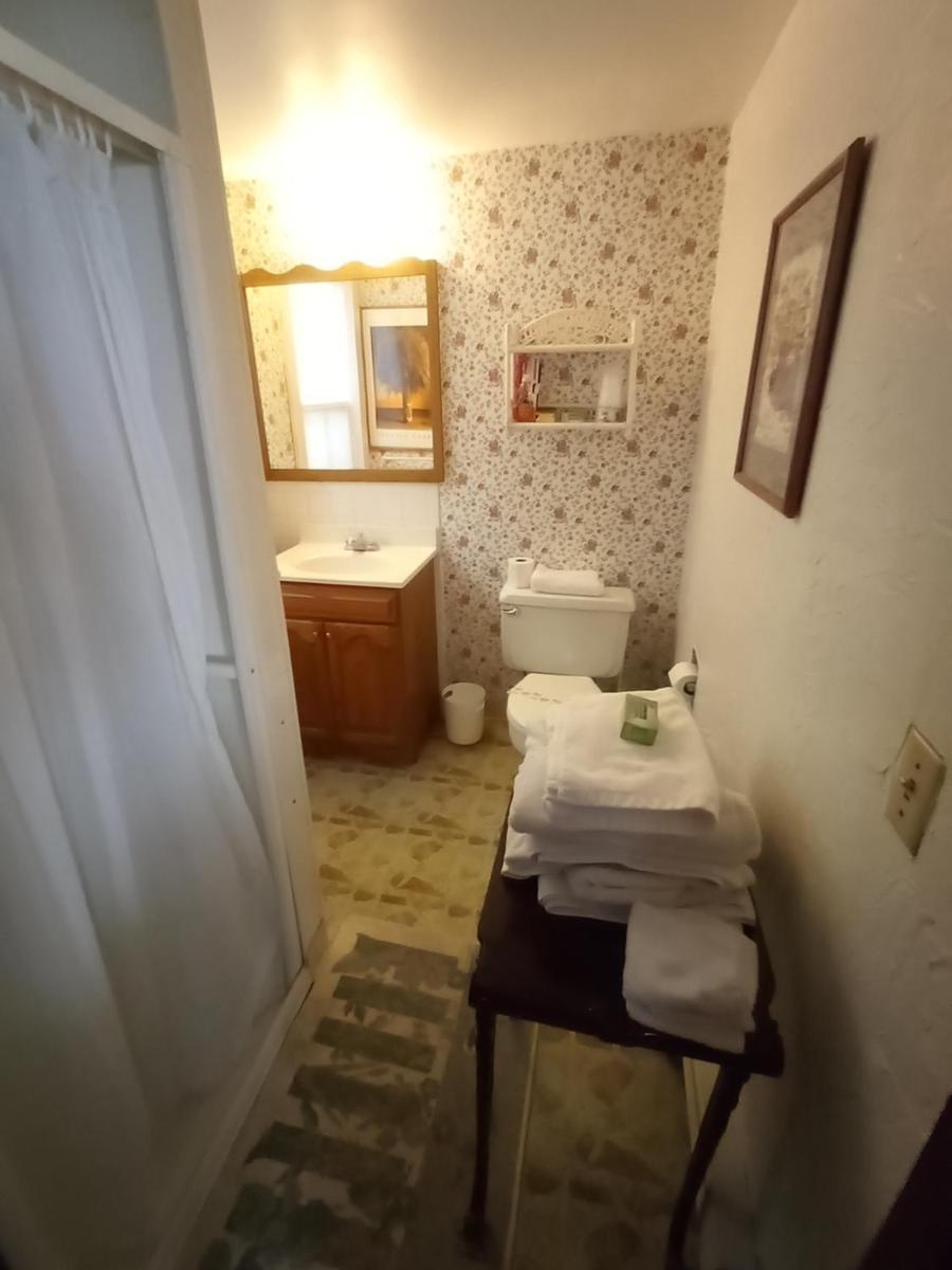 Sea Breeze Inn - image 6