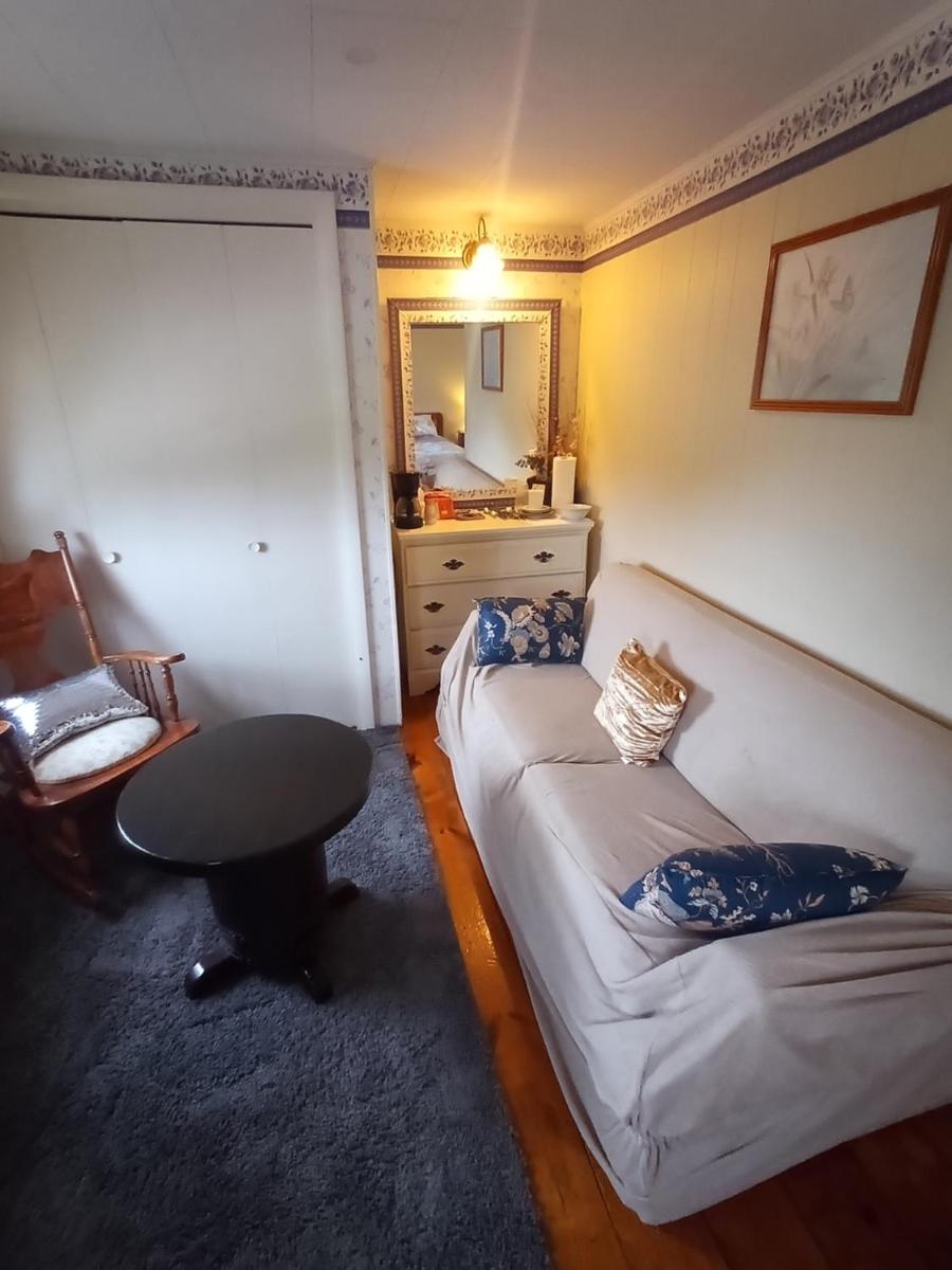 Sea Breeze Inn - image 7
