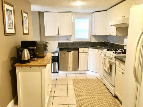 ~*Pet Friendly 30min to Downtown*~ THE BOSTONIAN - image 17
