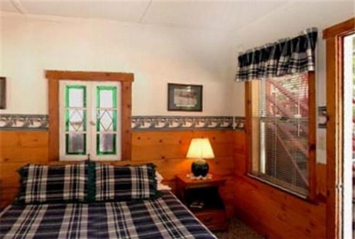 Silver Pines Lodge - image 8