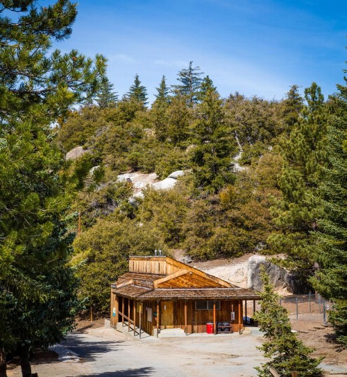 Idyllwild Camping Resort Wheelchair Accessible Cottage - image 6