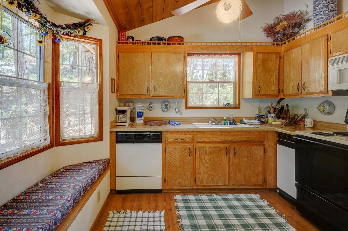 Rustic Pine Manor - image 3